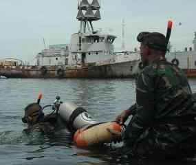 Kopaska Latih 12 Personel Den Bravo TNI AU