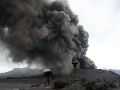 Mengarungi Lautan Pasir Bromo