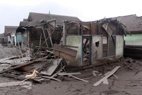 Pemerintah Diminta Mendata Rumah yang Rusak Akibat Abu Bromo