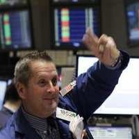 Wall Street Menguat Tipis