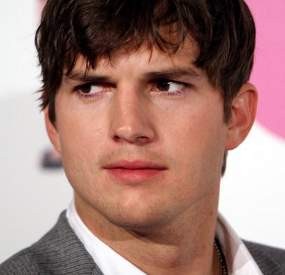 Tuntutan Ashton Kutcher Dikabulkan oleh Perusahaan Film Porno 