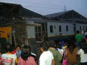 Selidiki Tragedi Kereta Api Tabrak Rumah, Polisi Datangkan KNKT