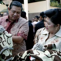 Ani 10 Tahun Magang Presiden