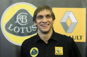Petrov Siap Saingi Ferrari & McLaren