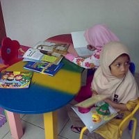 Menulis Bacaan untuk Anak Tak Bisa Sembarangan