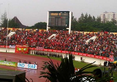 LPI Digelar, Penonton Padati Stadion Manahan
