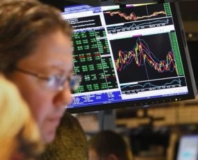 Saham Bank Ditinggal Investor, Wall Street Terkoreksi