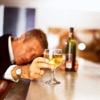 Vaksin Khusus Agar Tak Jadi Pecandu Alkohol