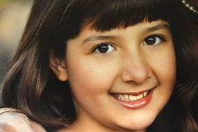 Wanita Tua Nekat Merebut Senjata Pelaku