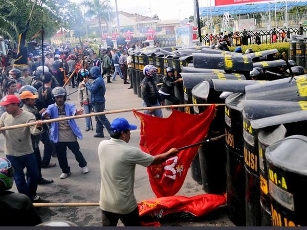 Demo Aliansi Rakyat Gowa Rusuh
