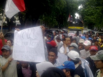 Warga Pinggir Rel Tolak Tol Tengah