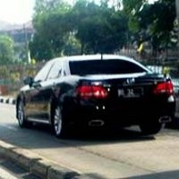 Ada Polisi Atau Pejabat Langgar Lalu Lintas? Segera Foto!