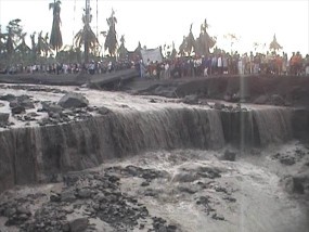 Banjir Lahar Dingin Tutup Jalan Utama Magelang-Yogyakarta