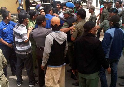 Penggusuran PKL di Samarinda Bentrok