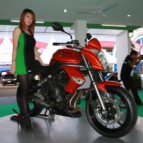  Moge Kawasaki ER 6 Seharga Avanza