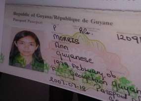 Menlu Akan Gandeng Interpol Guyana Usut Paspor Gayus