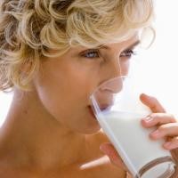 Rajin Minum Susu Kurangi Risiko Kanker Usus