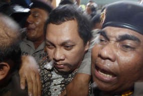 Jangan Mudah Percaya Curhat Gayus