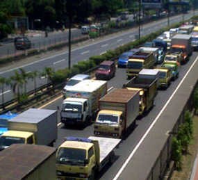 Pengusaha Keberatan Jam Operasional Truk di Jakarta Dibatasi