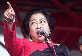 Tak Punya Gelar, Mega Bingung Bicara di Depan Profesor