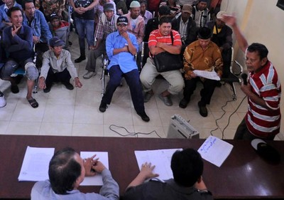 Penyandang Kusta Geruduk Kantor DPRD Sulsel  