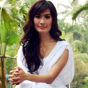 Ingin Fresh, Iis Dahlia Minta Tompi Bikin Lagu Dangdut