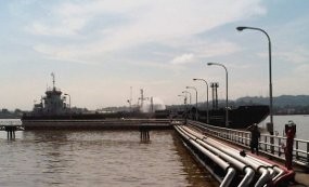 Kapal BBM Meledak & Terbakar di Dermaga Pertamina Samarinda