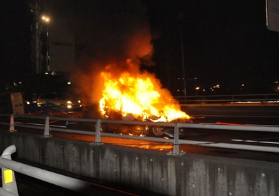 Honda City Terbakar di Layang Tol Kuningan