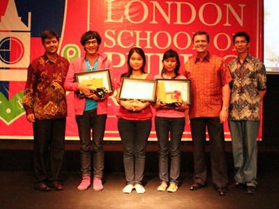 Kompetisi di Photography Communication