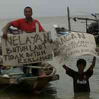 Warga Kampung Nelayan Tolak Reklamasi Pantai Kenjeran