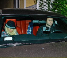 Christina Aguilera Beliin Pacar Mobil Sport Mustang GT