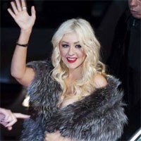 Christina Aguilera Beliin Pacar Mobil Sport Mustang GT