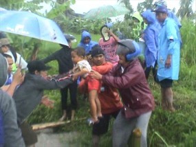 Puluhan Warga Terjebak Lahar Dingin di Magelang, 3 Mobil Terseret  