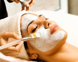 Wow, Rajin Facial Bisa Perpanjang Usia