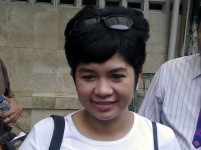 Joy Tobing Jenguk Suami di Penjara