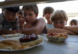 WHO: Junk Food Tak Boleh Dijual di Sekolah