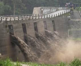 Jumlah Pengungsi Banjir Lahar Dingin Bertambah