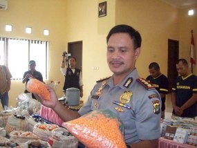 Polisi Bekuk Penjual Obat Kadaluwarsa di Depok