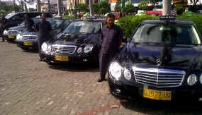 Taksi Mewah Tak Boleh Ikutan Pakai Premium
