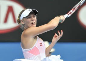 Tundukkan Schiavone, Wozniacki ke Babak Empat Besar