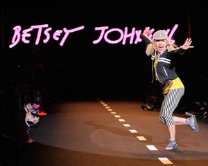 Betsey Johnson Akan Rilis Koleksi Jam Tangan