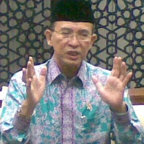 Buka Evaluasi Haji 2010, Menag Luncurkan Seragam Batik Jamaah Haji 2011