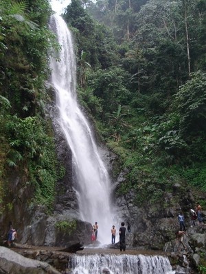 Indahnya Air Terjun di Balik Panasnya Kota Karawang