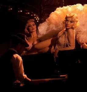 Burlesque Tak Masuk Nominasi Oscar, Cher Ngamuk