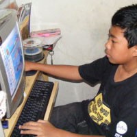 Mengintip Laboratorium Mungil Ival