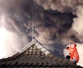 Jember dan Bondowoso Masih Diguyur Abu Bromo