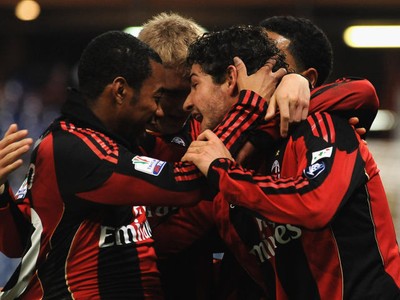 Duo Milan ke Semifinal  