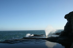 Romansa Pantai Klayar