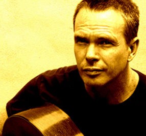 Rick Price Janjikan Konser Romantis di Jakarta