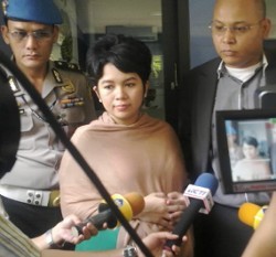 Tendangan Janin Bikin Joy Tobing Semangat